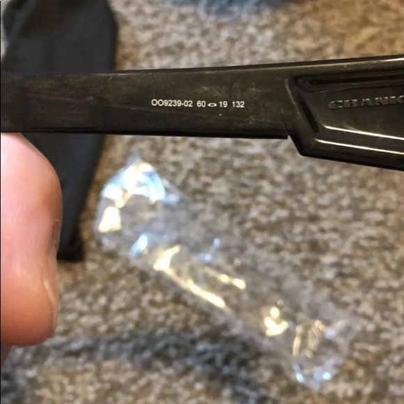 Oakley Crankshaft Sunglasses - Picture 5 of 7